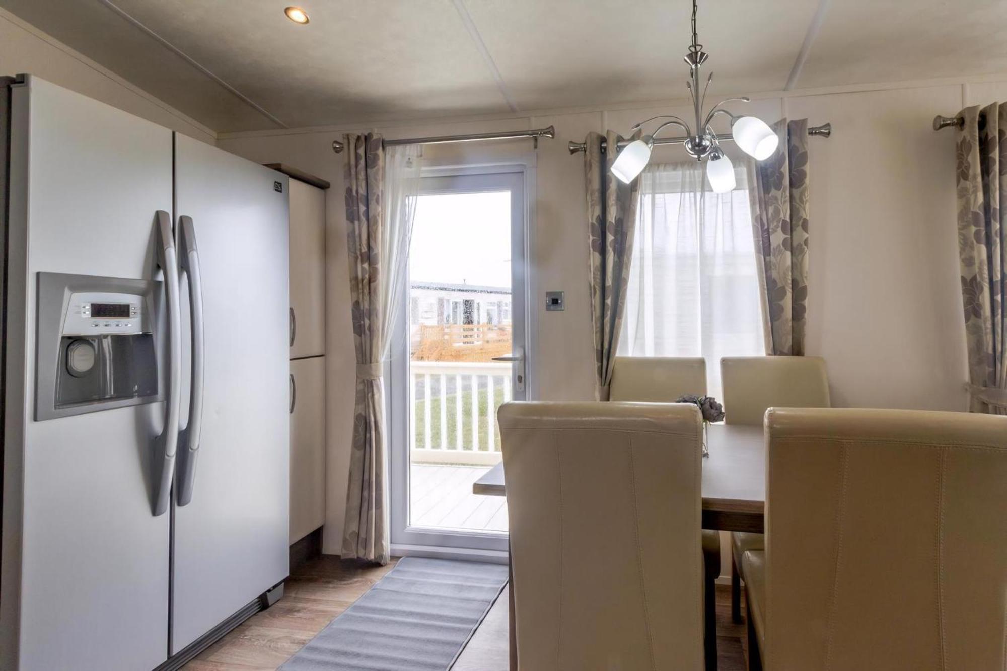 Beautiful 6 Berth Caravan By The Beach In Suffolk Ref 40076Nd Lowestoft Exterior foto